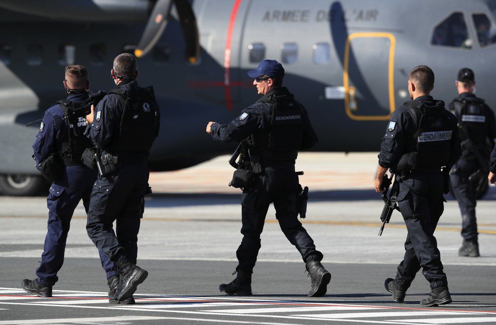 2019 g7 shinzo abe officers ap.jpeg